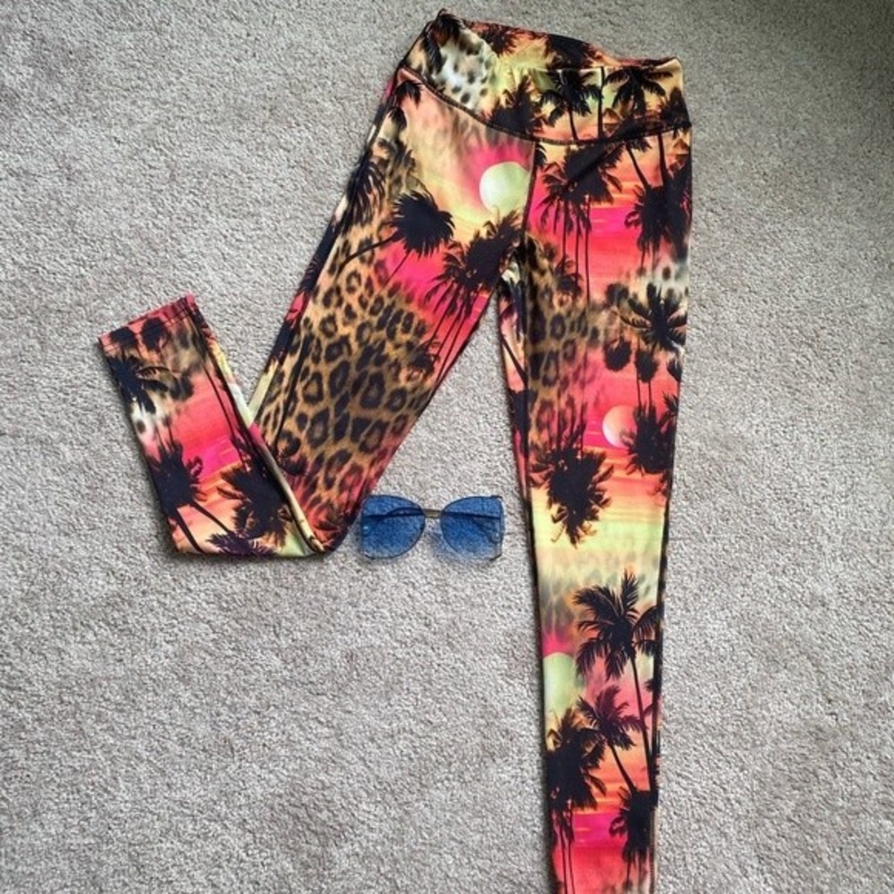 👖Animal Print Tropical Yoga Pants.